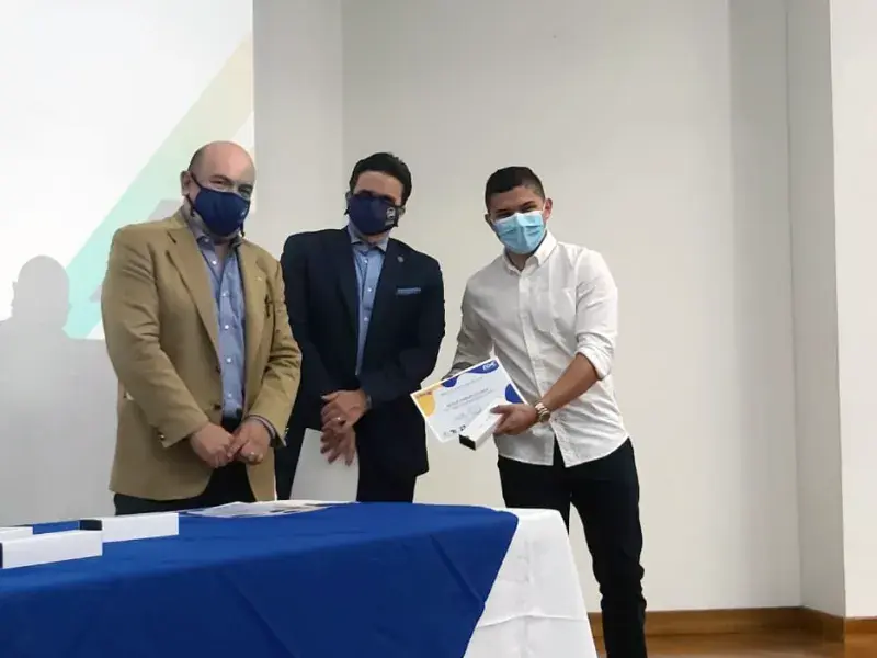 La FCEA ofreció ceremonia de reconocimiento a los 24 mejores Saber Pro de Administración de Empresas en la región
