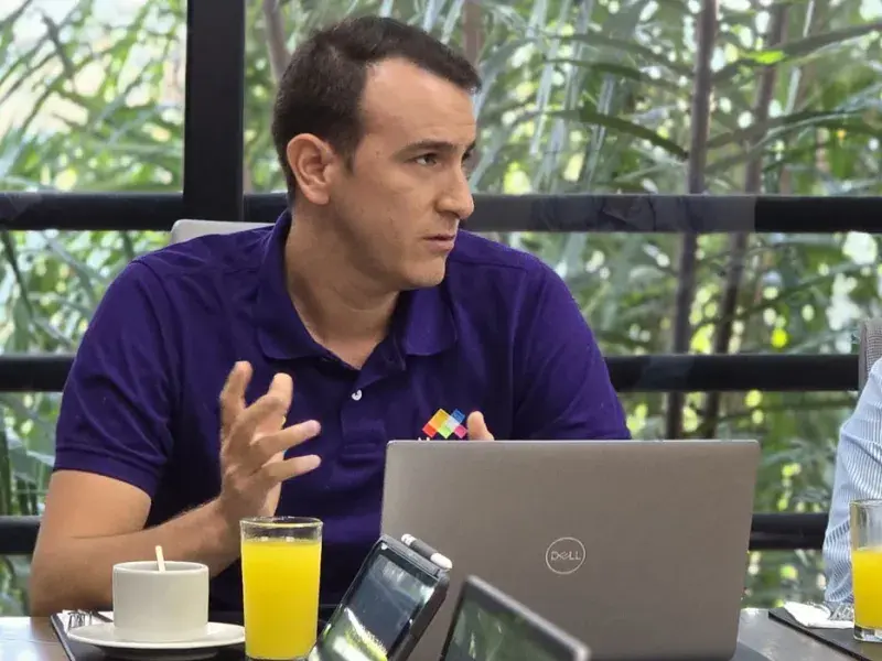 La inteligencia artificial como aliada estratégica en los negocios y la academia