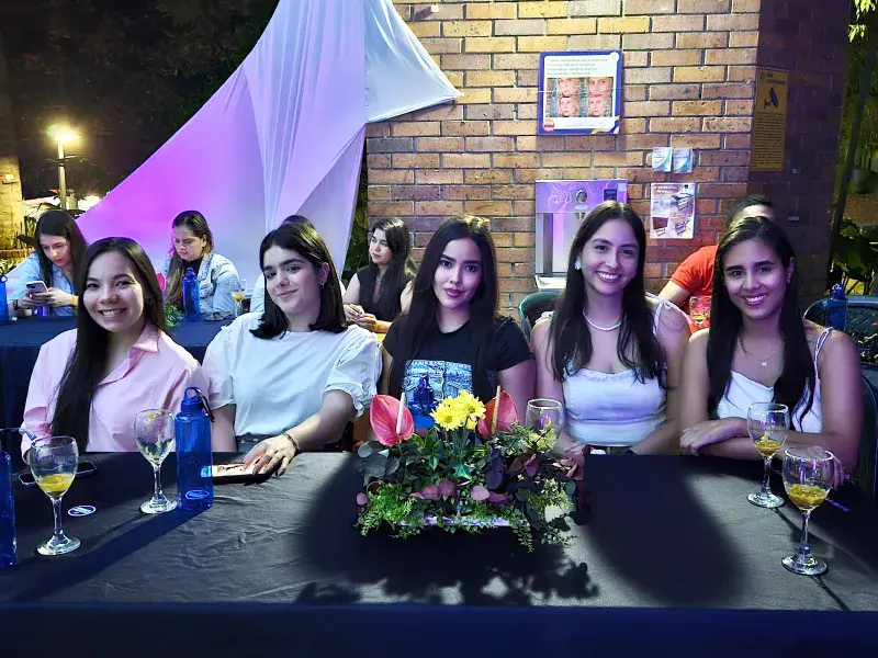 Emotivo encuentro de egresados 