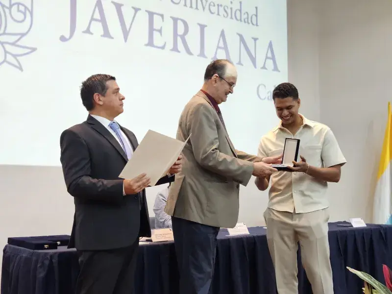 Cruz San Pedro Claver: 25 estudiantes reconocidos por sus calidades humanas y espíritu javeriano